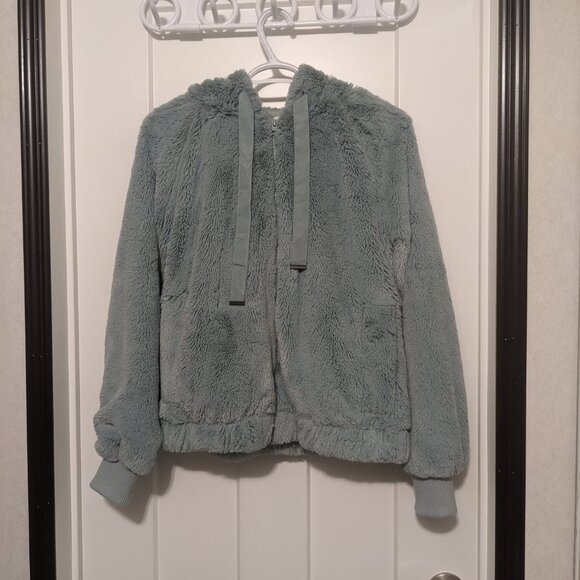 Fuzzy sage green jacket - Picture 5 of 5